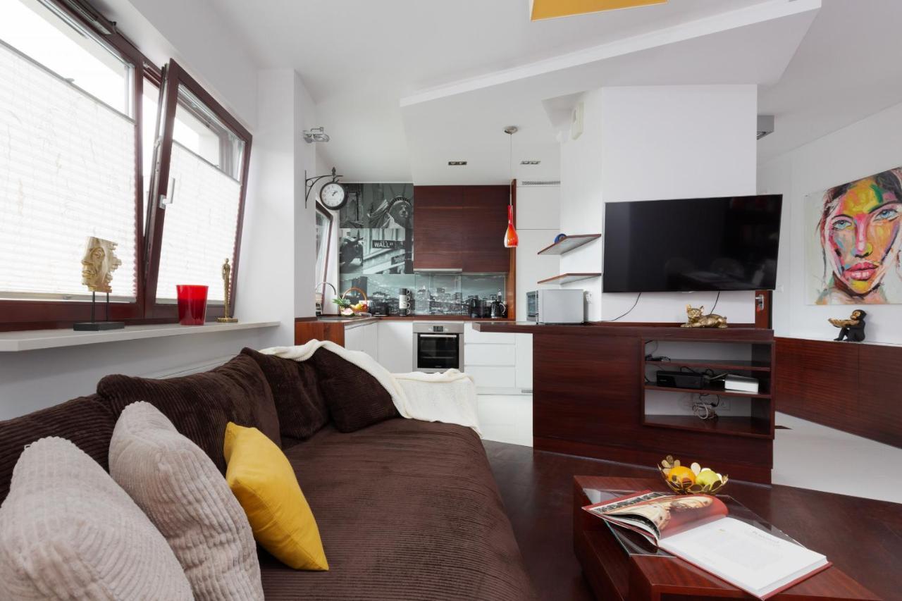 Spacious Suite With A Hammock And Terrace By Renters Prestige Warsawa Bagian luar foto