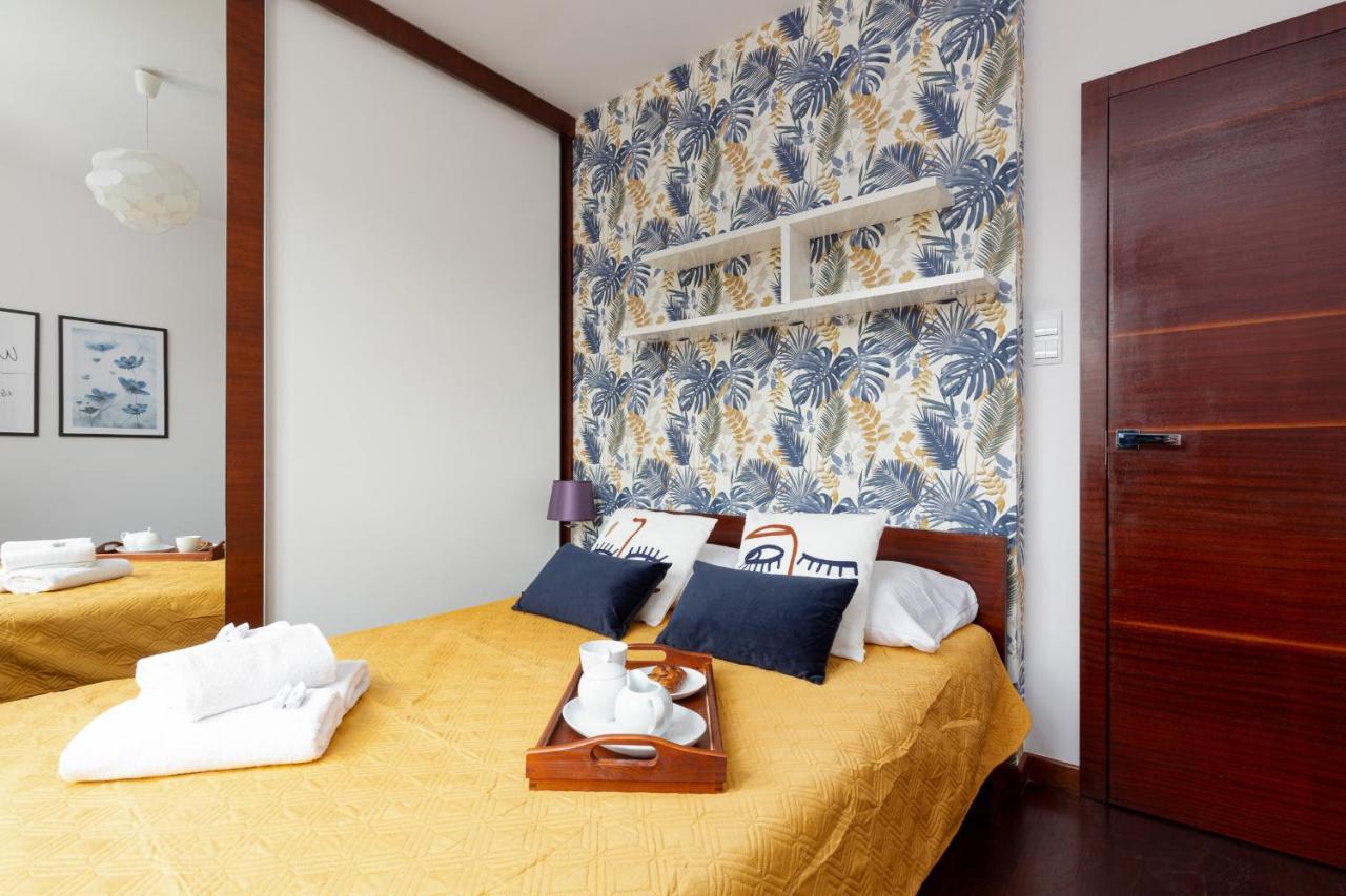 Spacious Suite With A Hammock And Terrace By Renters Prestige Warsawa Bagian luar foto