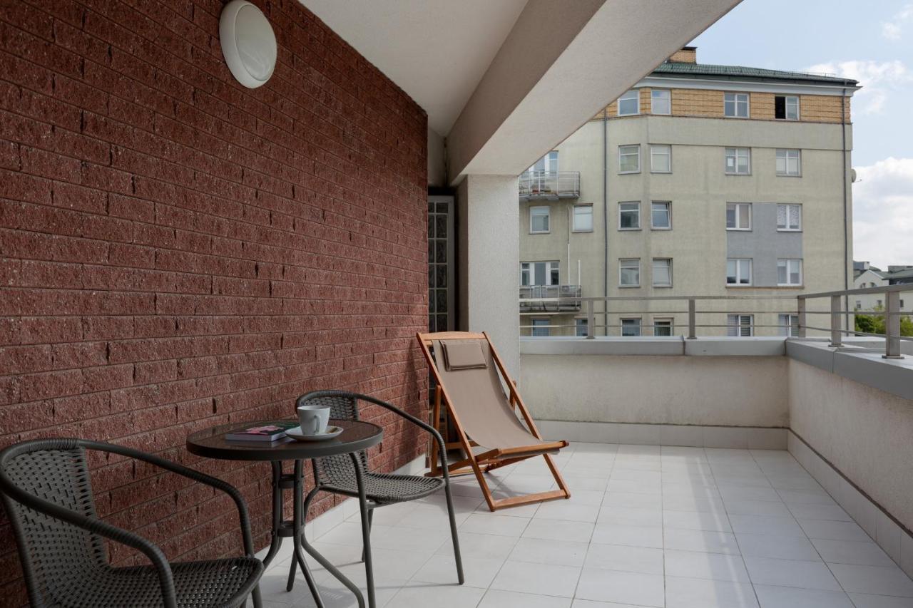 Spacious Suite With A Hammock And Terrace By Renters Prestige Warsawa Bagian luar foto